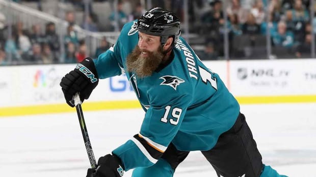 joe-thornton-beard-shave-sharks-1300.jpg